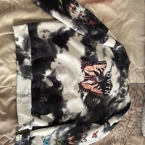 It’s new it does have a place where it has come undone but it can be fixed.